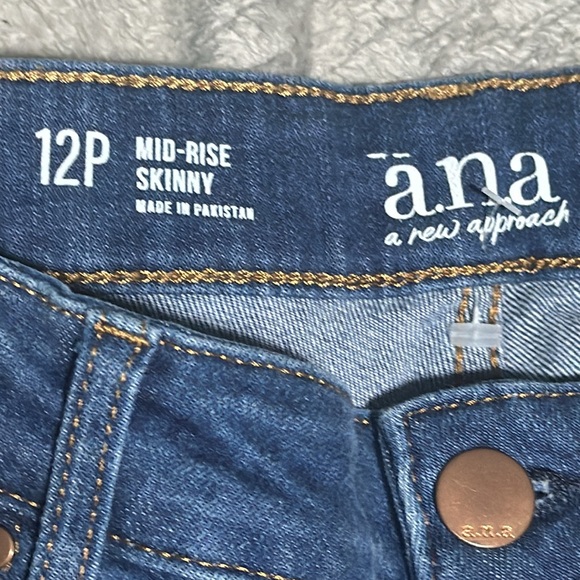 New with tag 12P mid rise skinny cropped stretch jean in blue - Picture 4 of 8